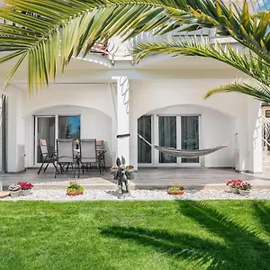 Apartment 3 & 4 Bedrooms Simona, Poreč