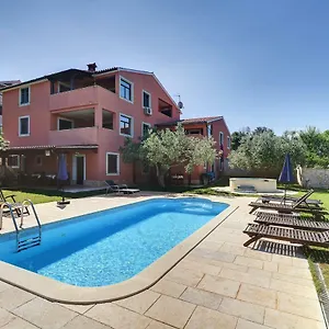 apartments-aldo.pula-hotels.org/